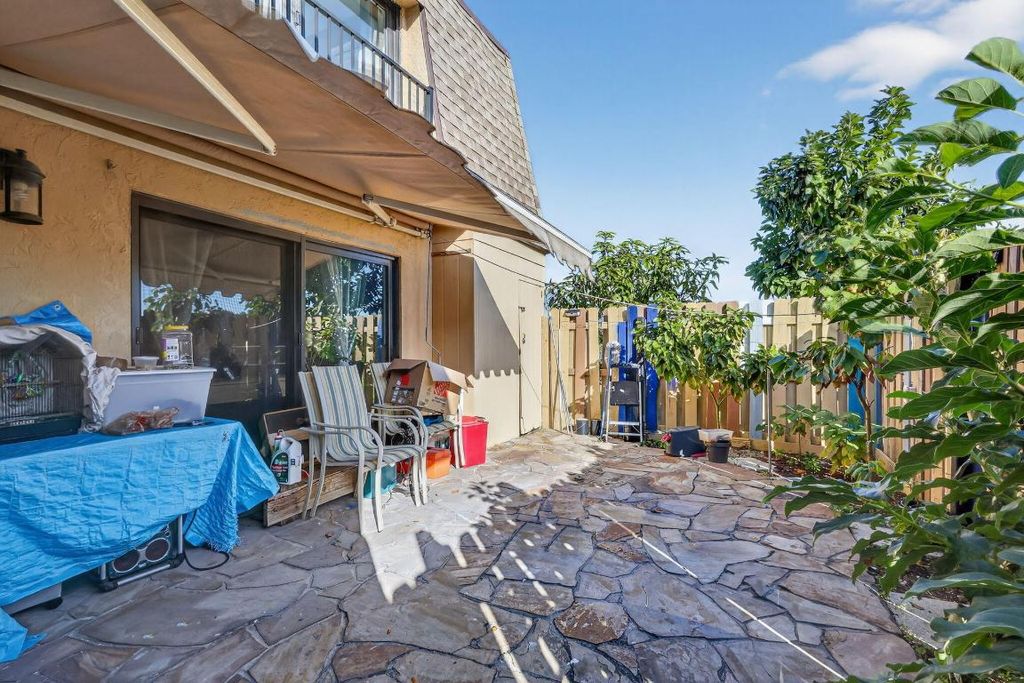 Photo of 5204 Waterview Circle, Palm Springs, FL 33461 (MLS # R11155291)