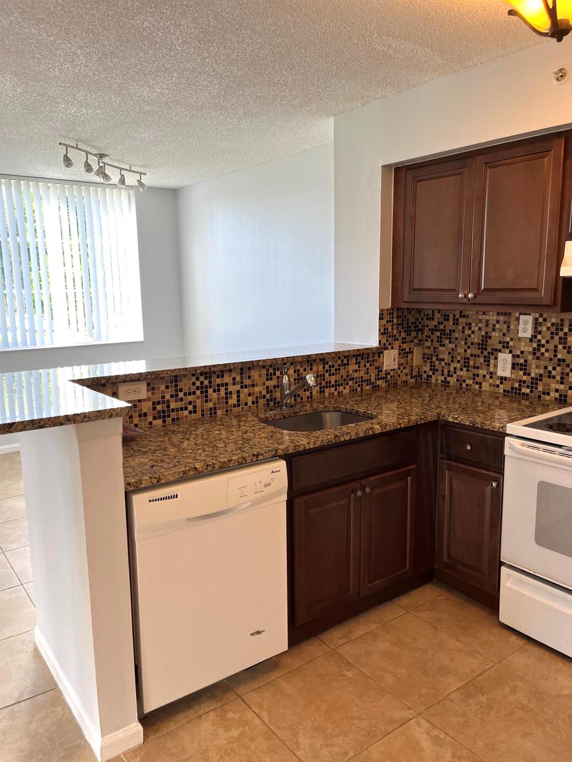 ST ANDREWS AT BOYNTON BEA - Residential Lease