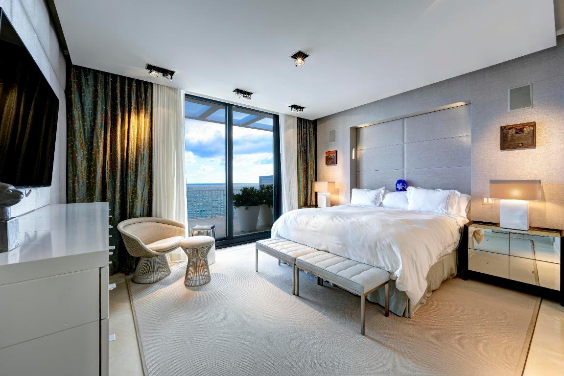 FOUR HUNDRED SO OCEAN BLVD CONDO - Residential