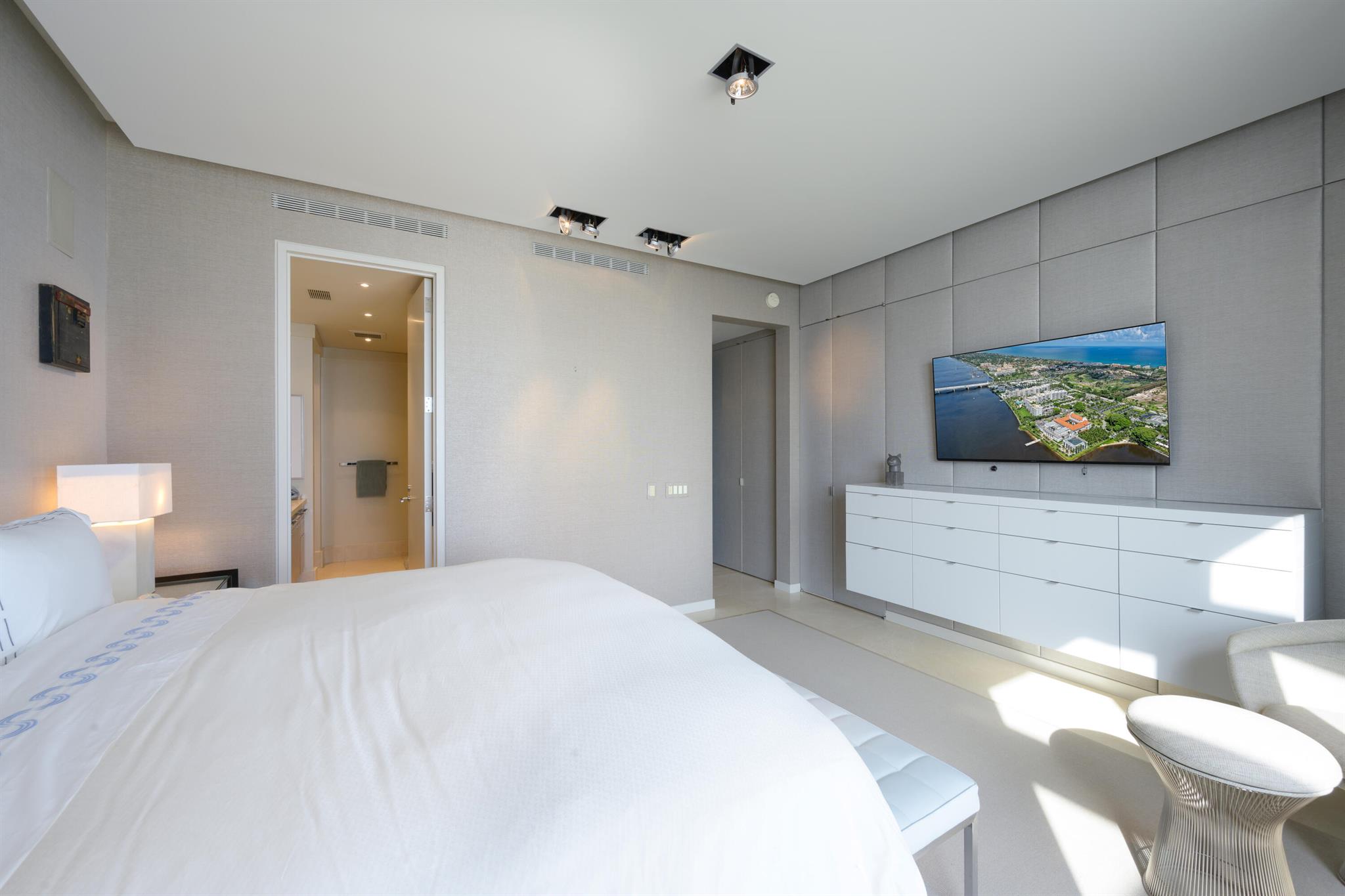 FOUR HUNDRED SO OCEAN BLV - Residential