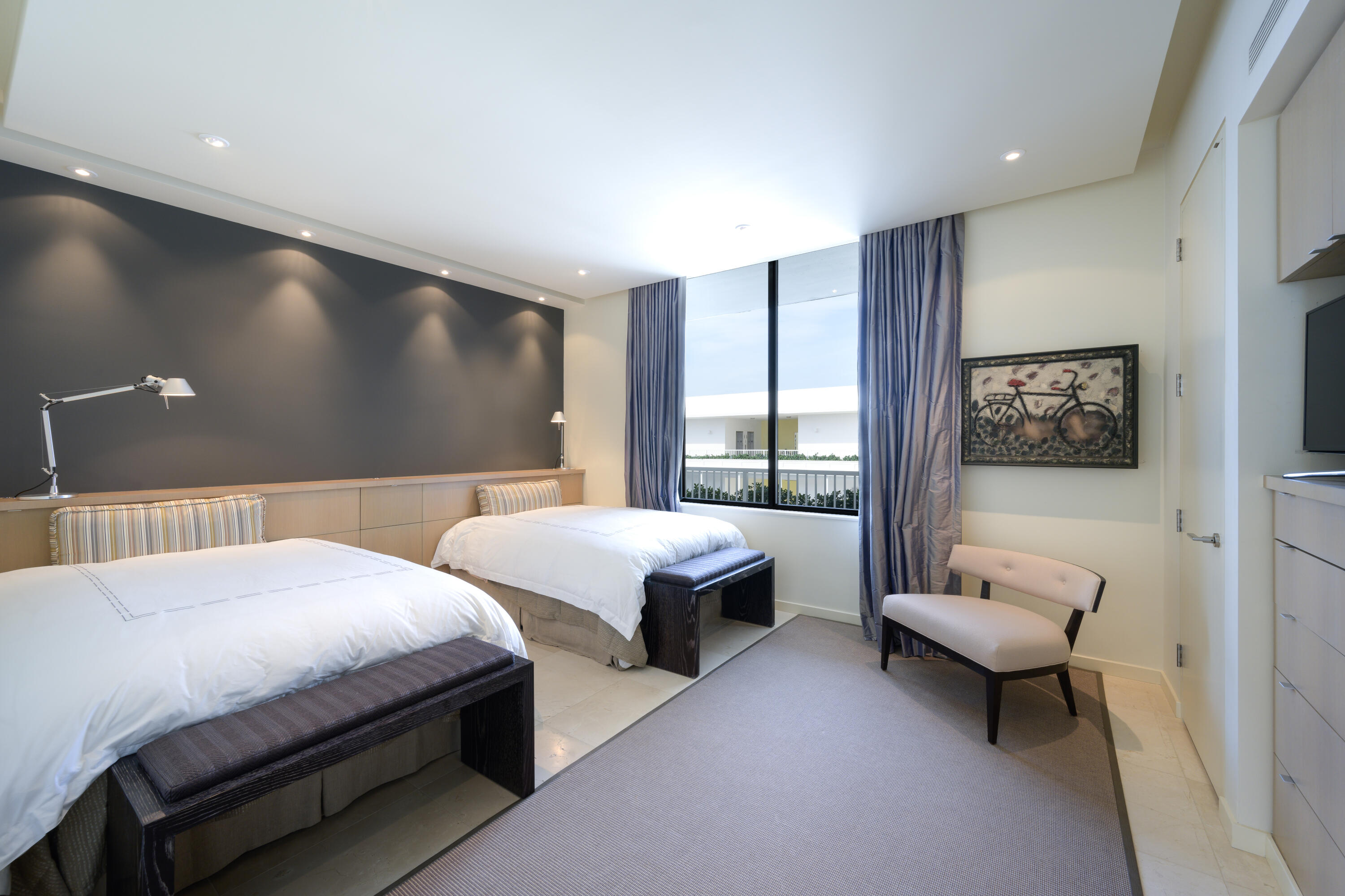 FOUR HUNDRED SO OCEAN BLVD CONDO - Residential