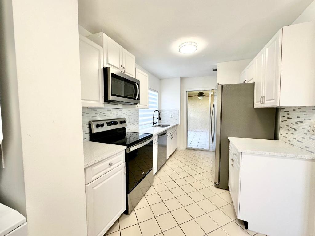 Photo of 6638 Via Regina, Boca Raton, FL 33433 (MLS # R10995664)