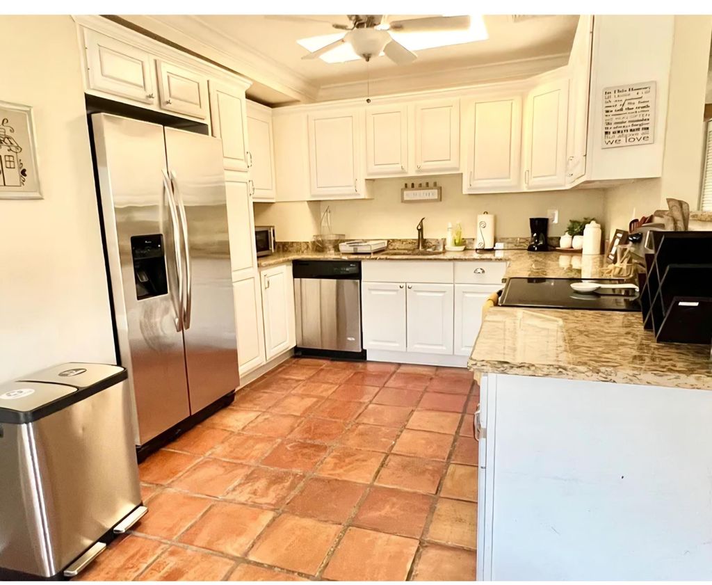 Photo of 18948 SE Homewood Ave Avenue SE, Tequesta, FL 33469 (MLS # B26021528)