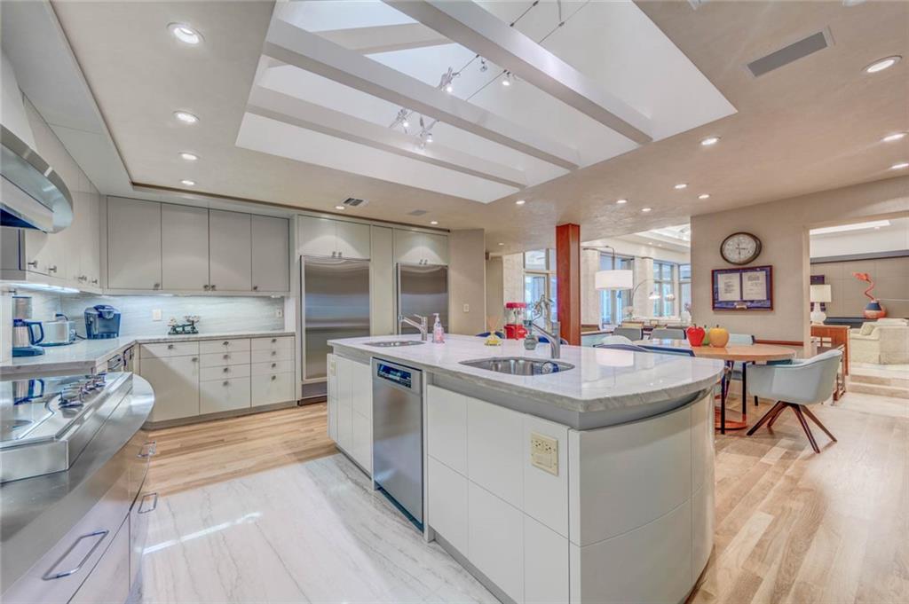 Bay Colony Sec Of The - Residential