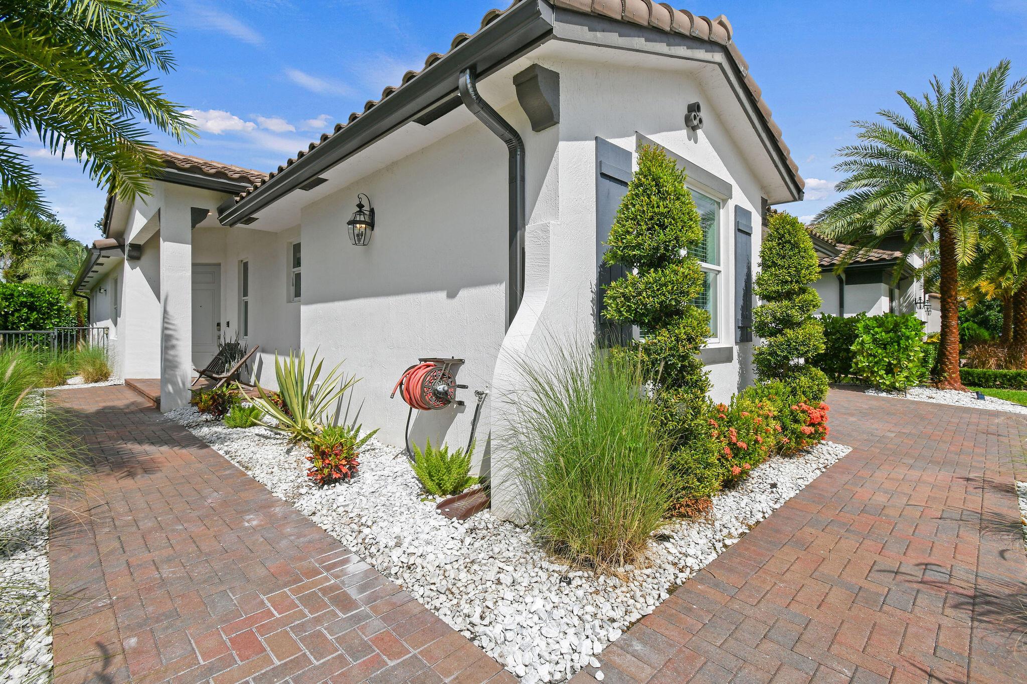 Crestwood North BELLASERA - Residential Lease