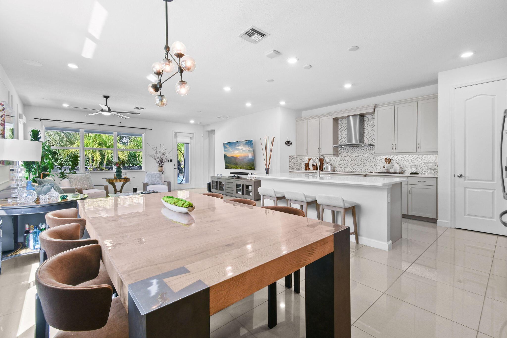 Crestwood North BELLASERA - Residential Lease