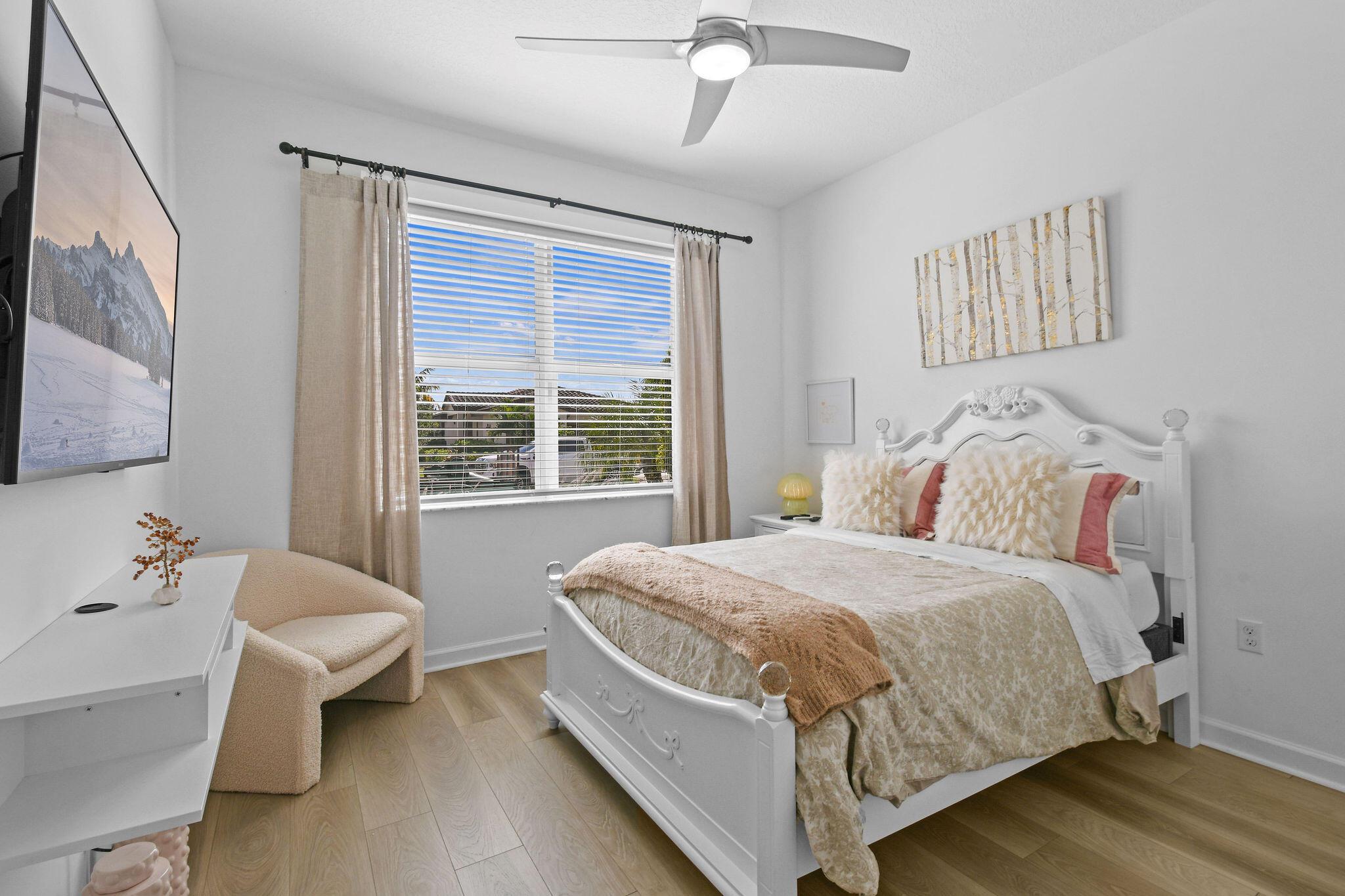 Crestwood North BELLASERA - Residential Lease