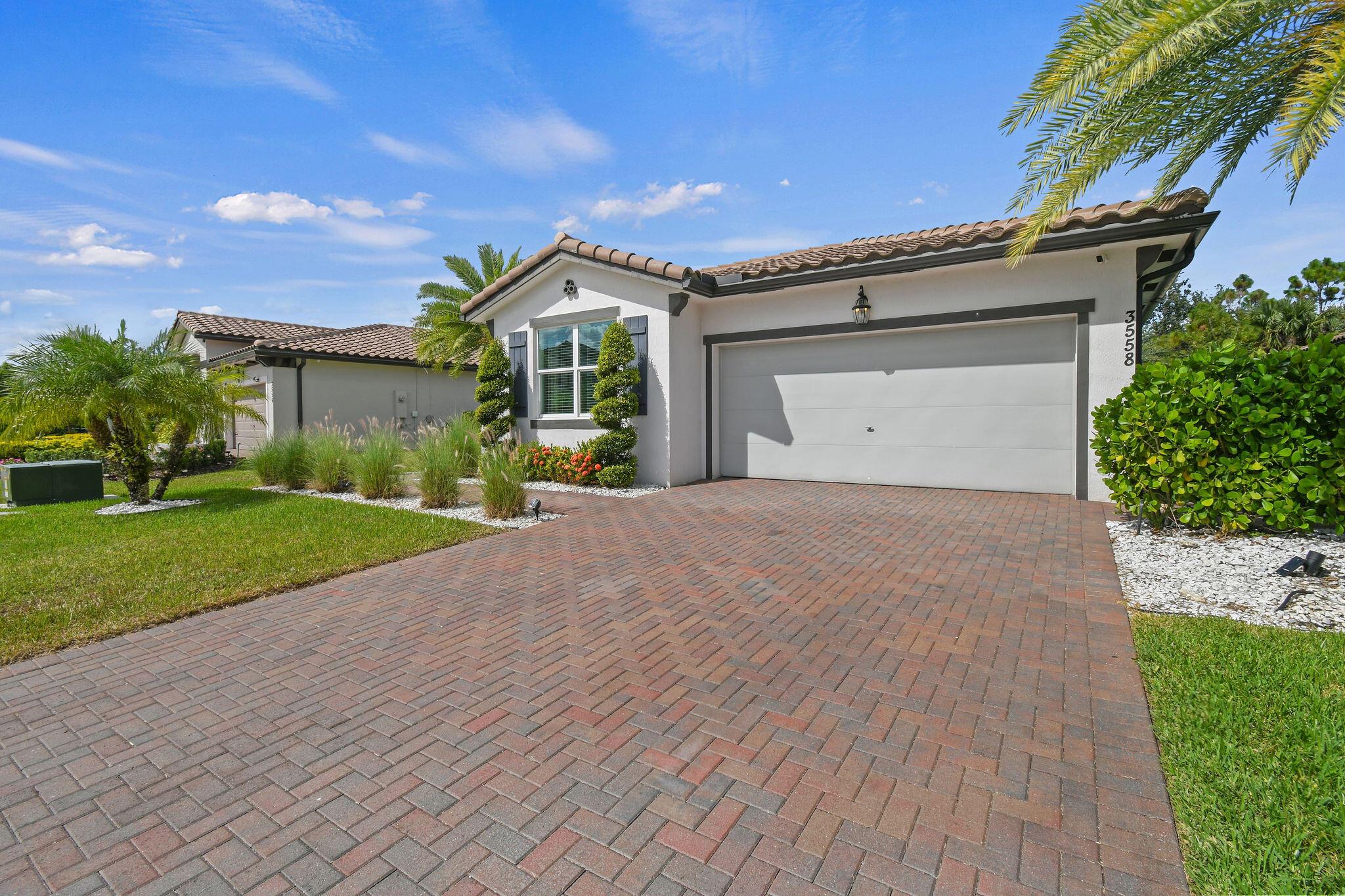 Crestwood North BELLASERA - Residential Lease