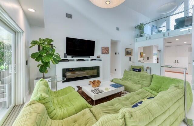 OLYMPUS - Residential