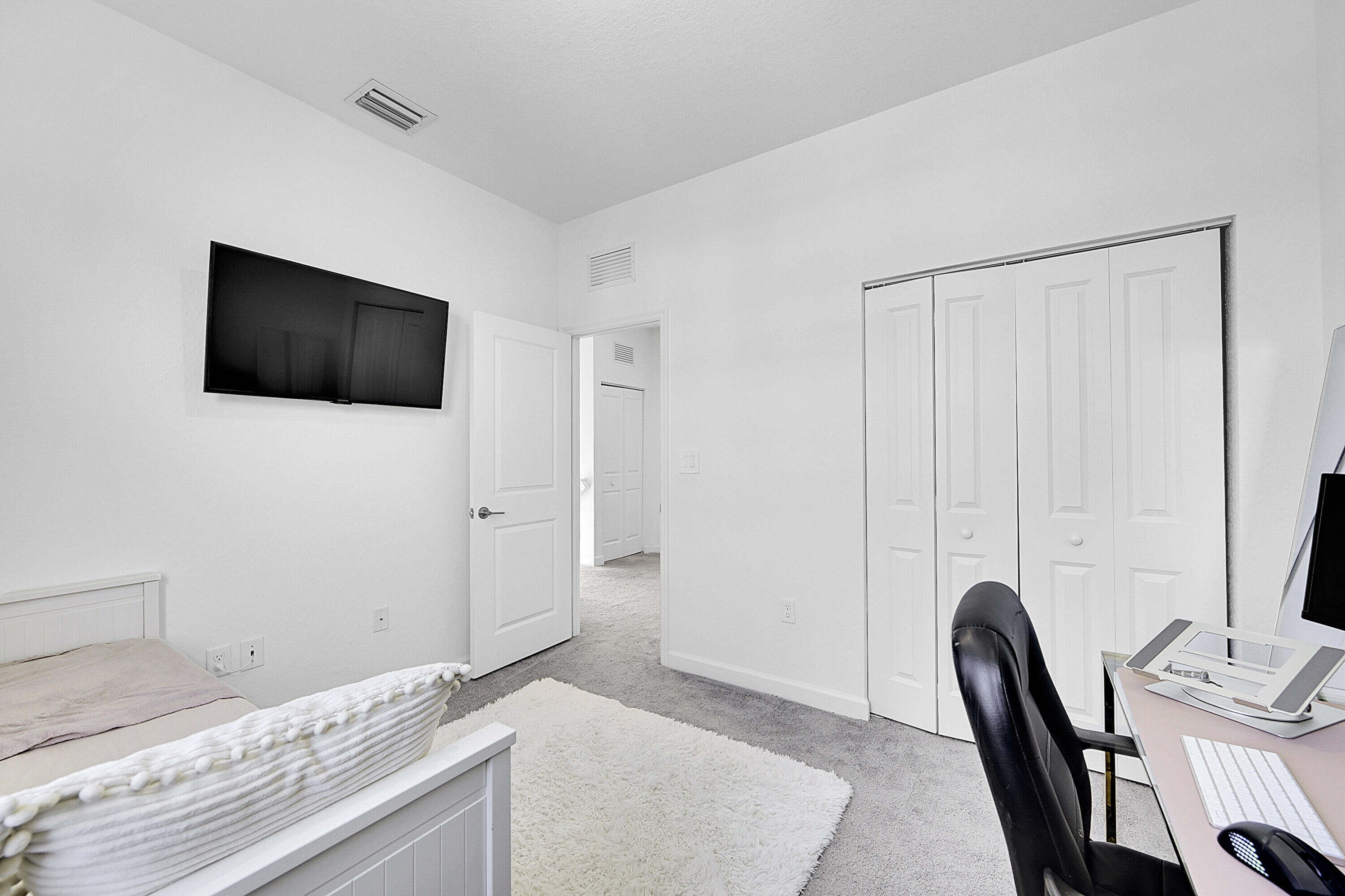 VISTA LAGO - Residential