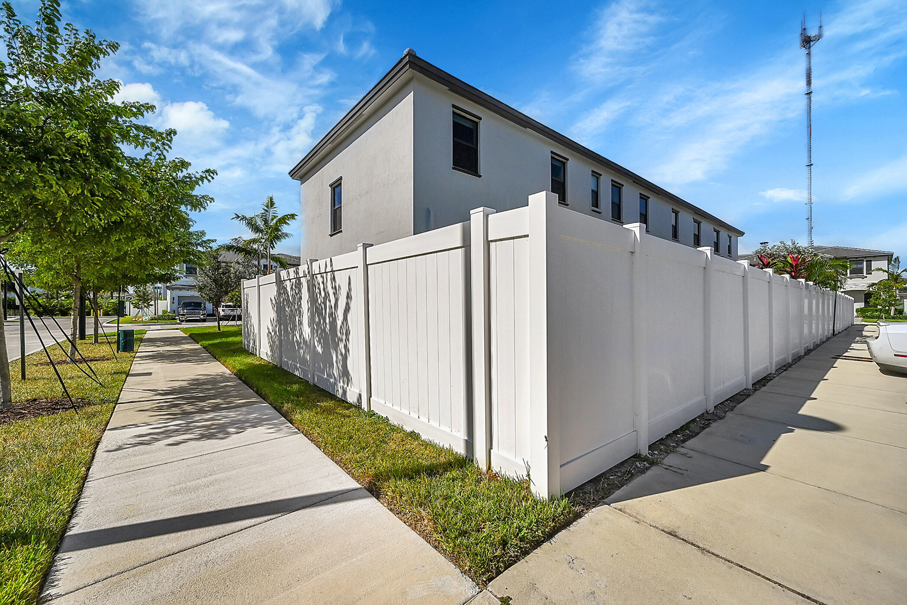 VISTA LAGO - Residential