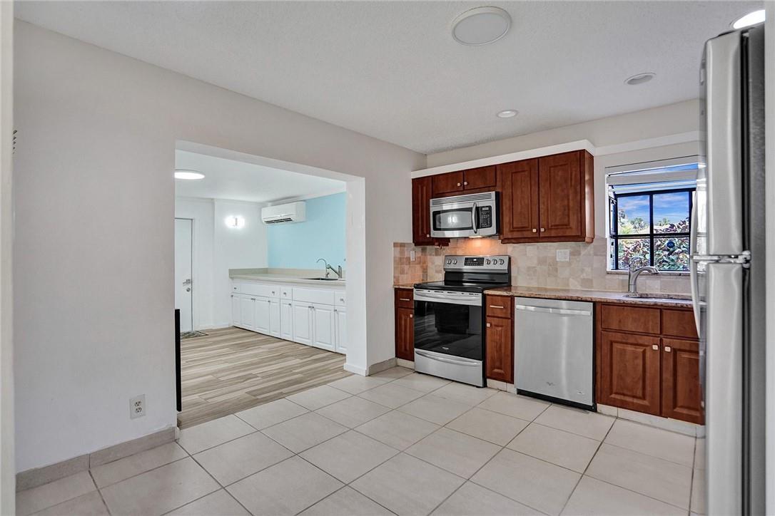 BOCA GREENS - Residential