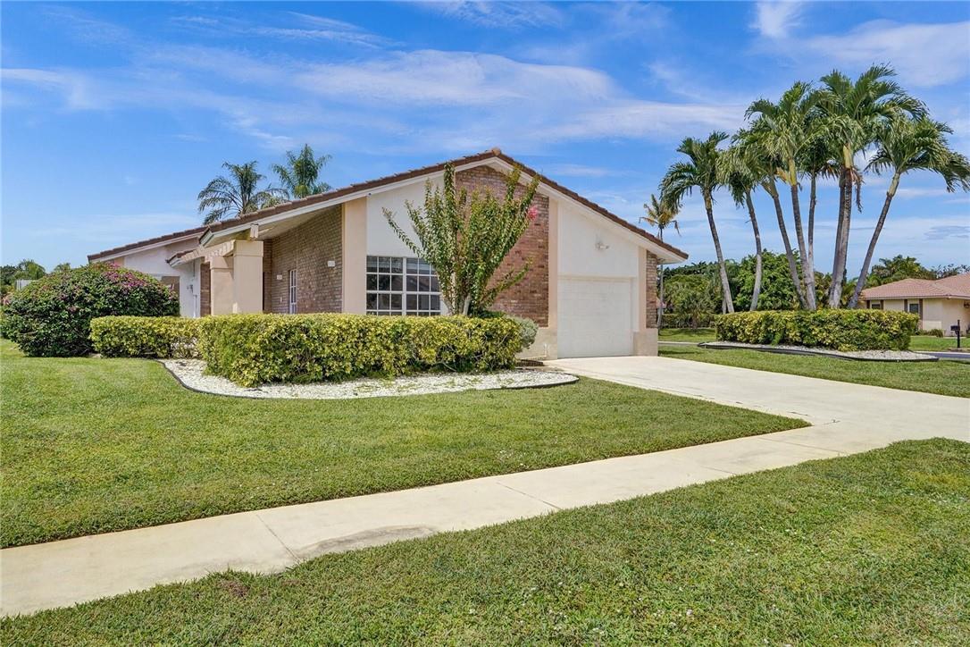 BOCA GREENS - Residential