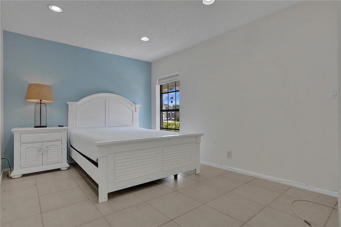 BOCA GREENS - Residential