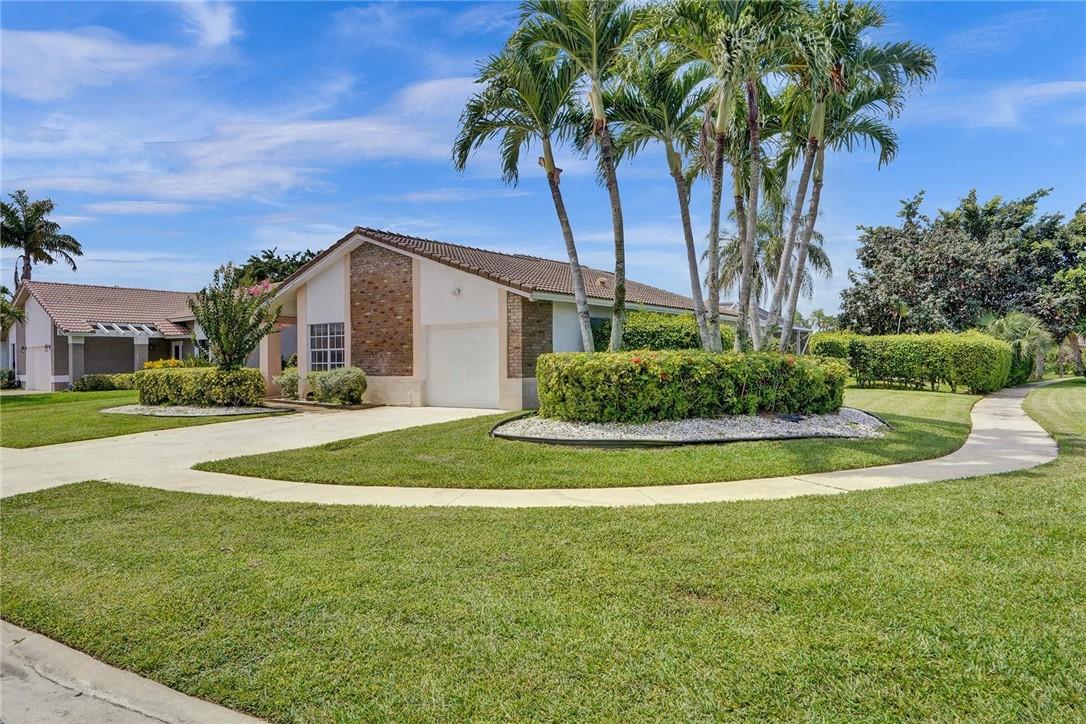 BOCA GREENS - Residential