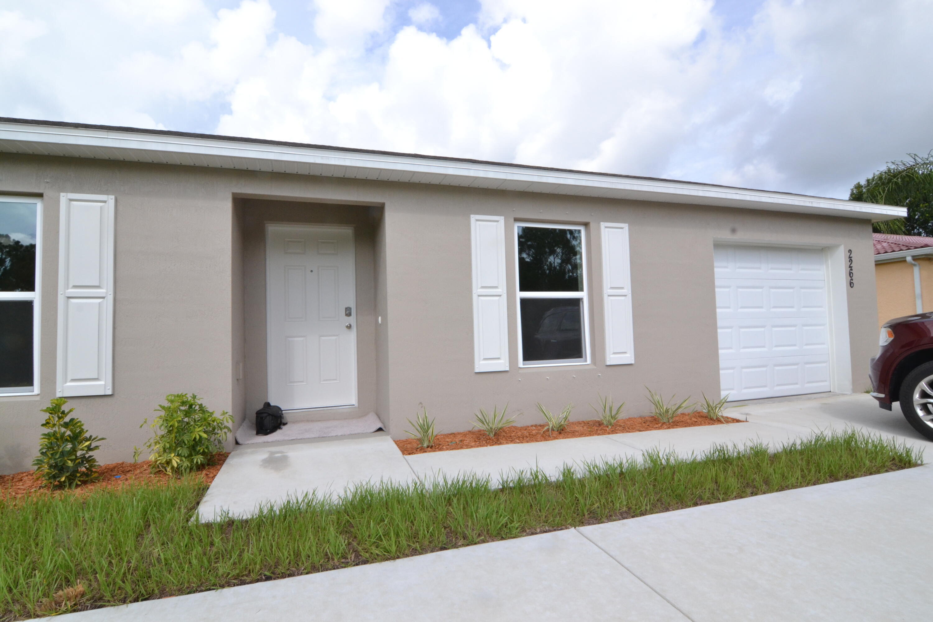 PORT ST LUCIE SECTION 9 - Residential Lease