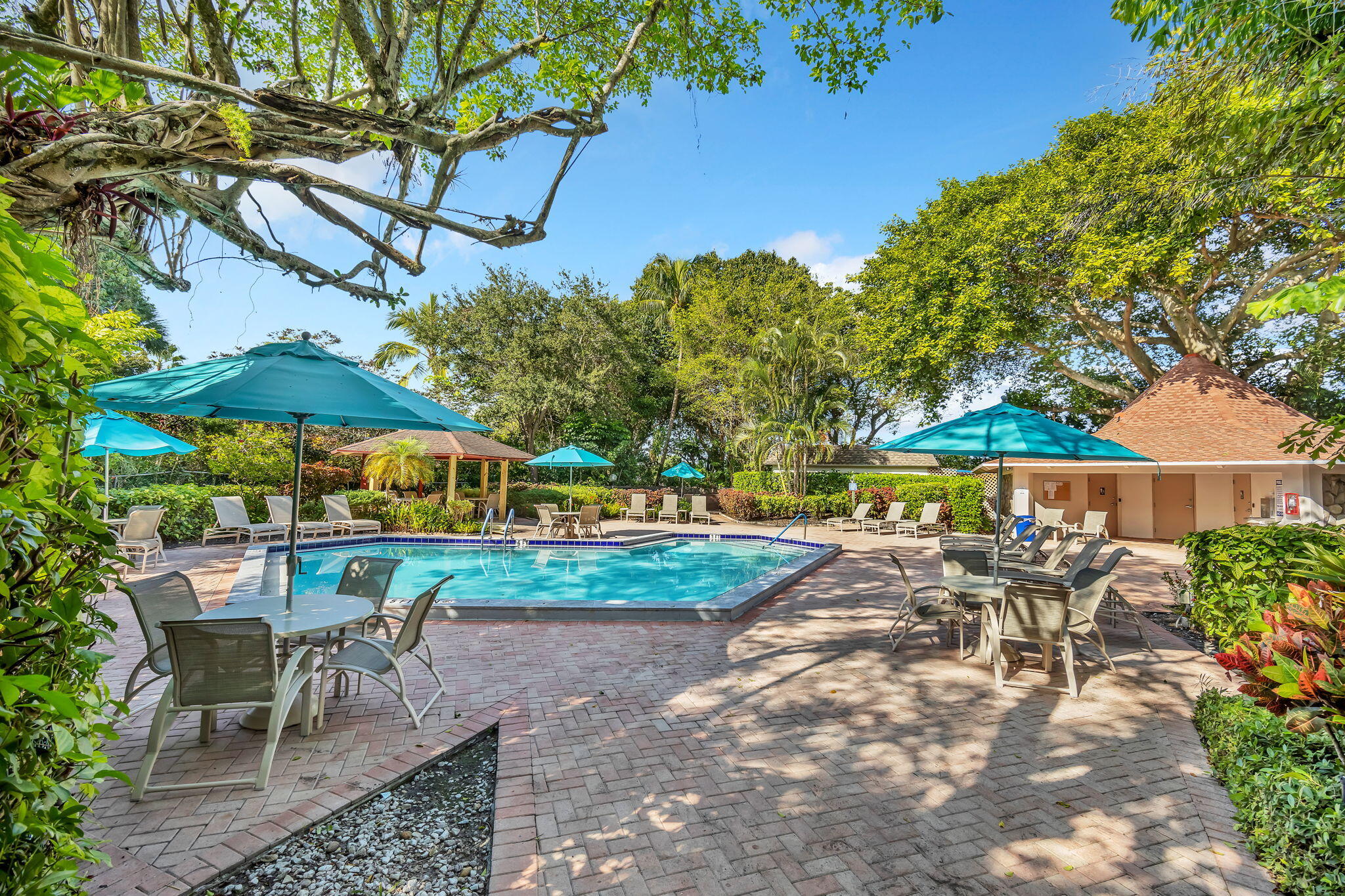 NO 1 PALM-AIRE COUNTRY CLUB - Residential