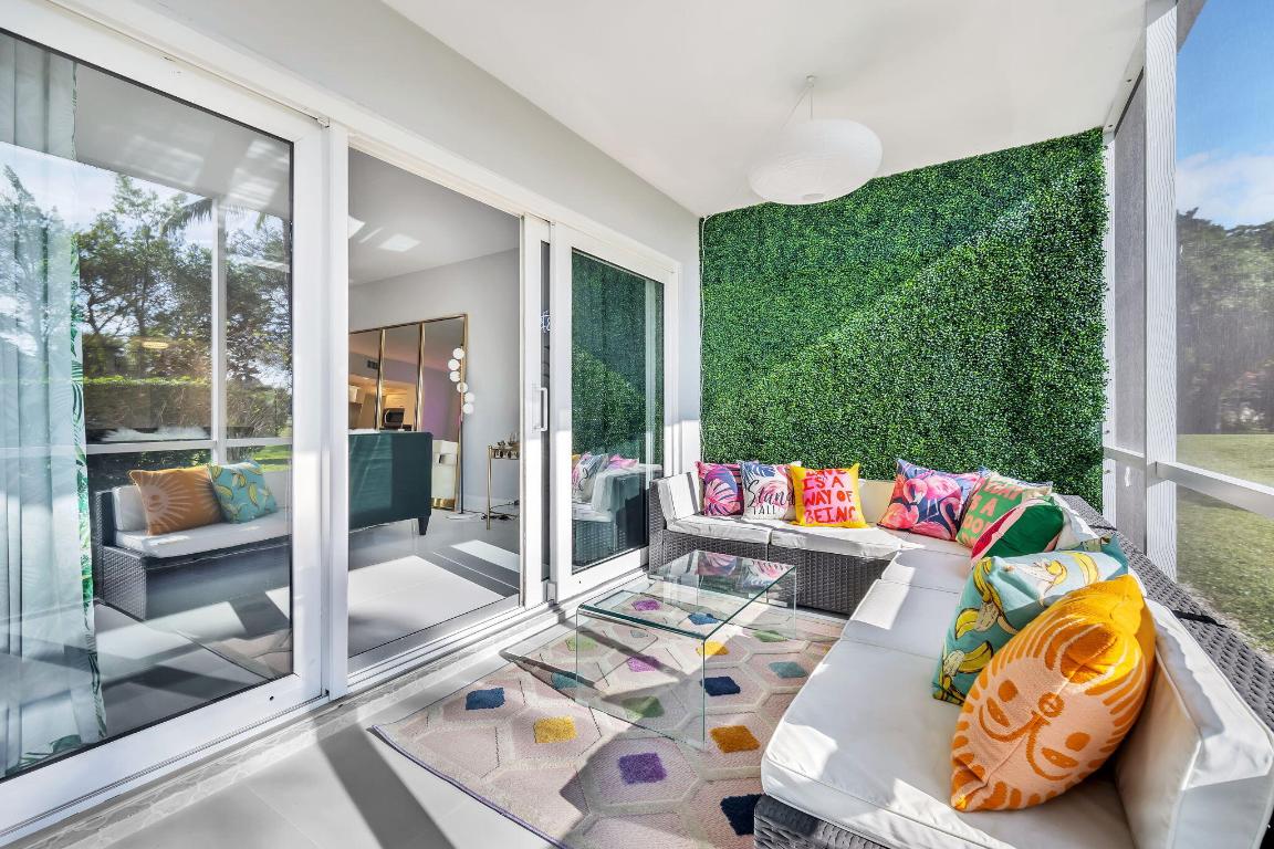 NO 1 PALM-AIRE COUNTRY CLUB - Residential