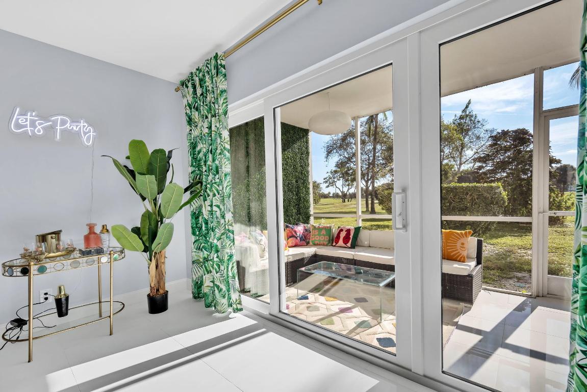 NO 1 PALM-AIRE COUNTRY CLUB - Residential