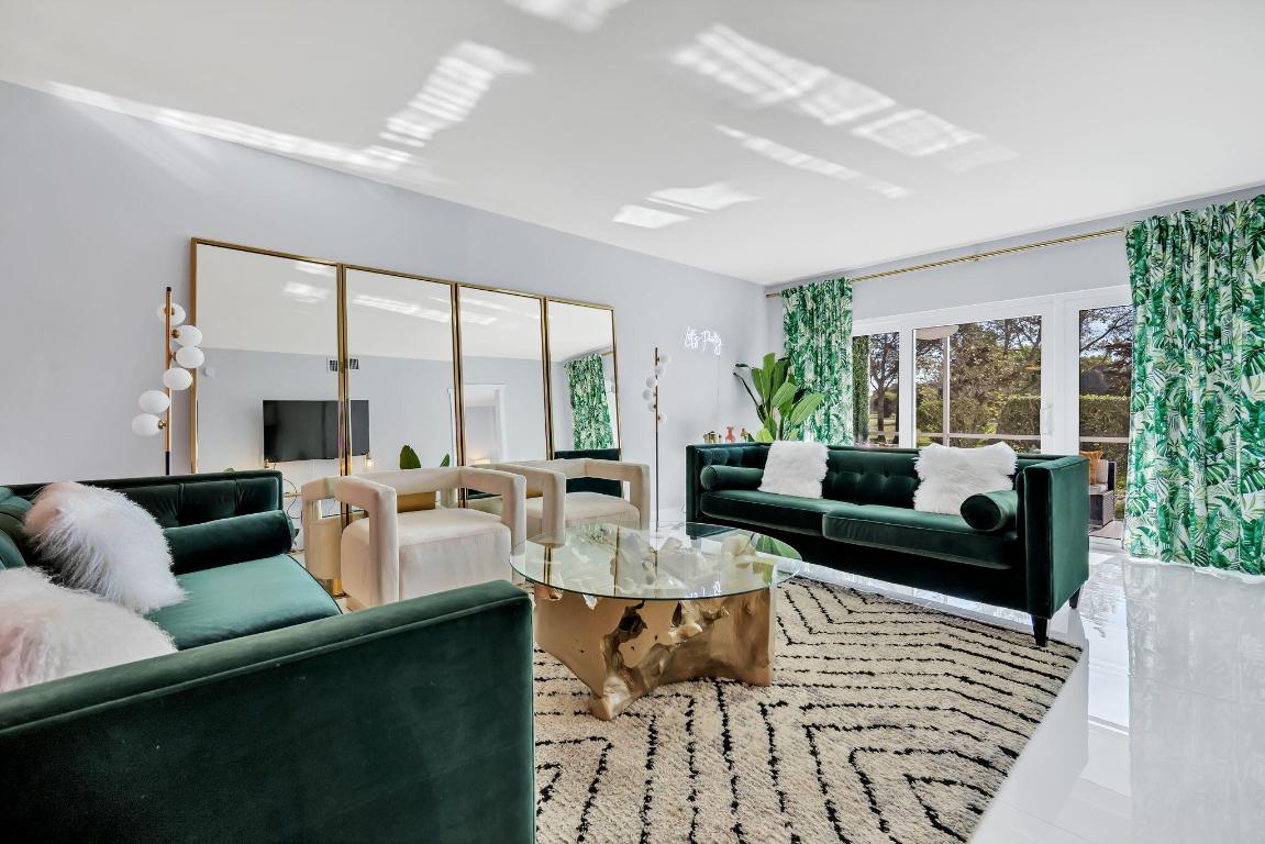 NO 1 PALM-AIRE COUNTRY CLUB - Residential