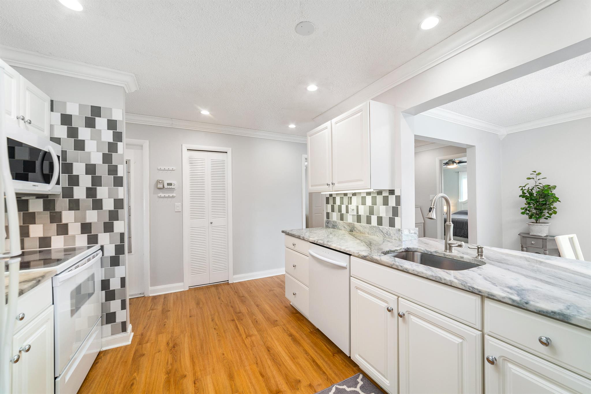 PALM BEACH LEISUREVILLE SEC 9 - Residential