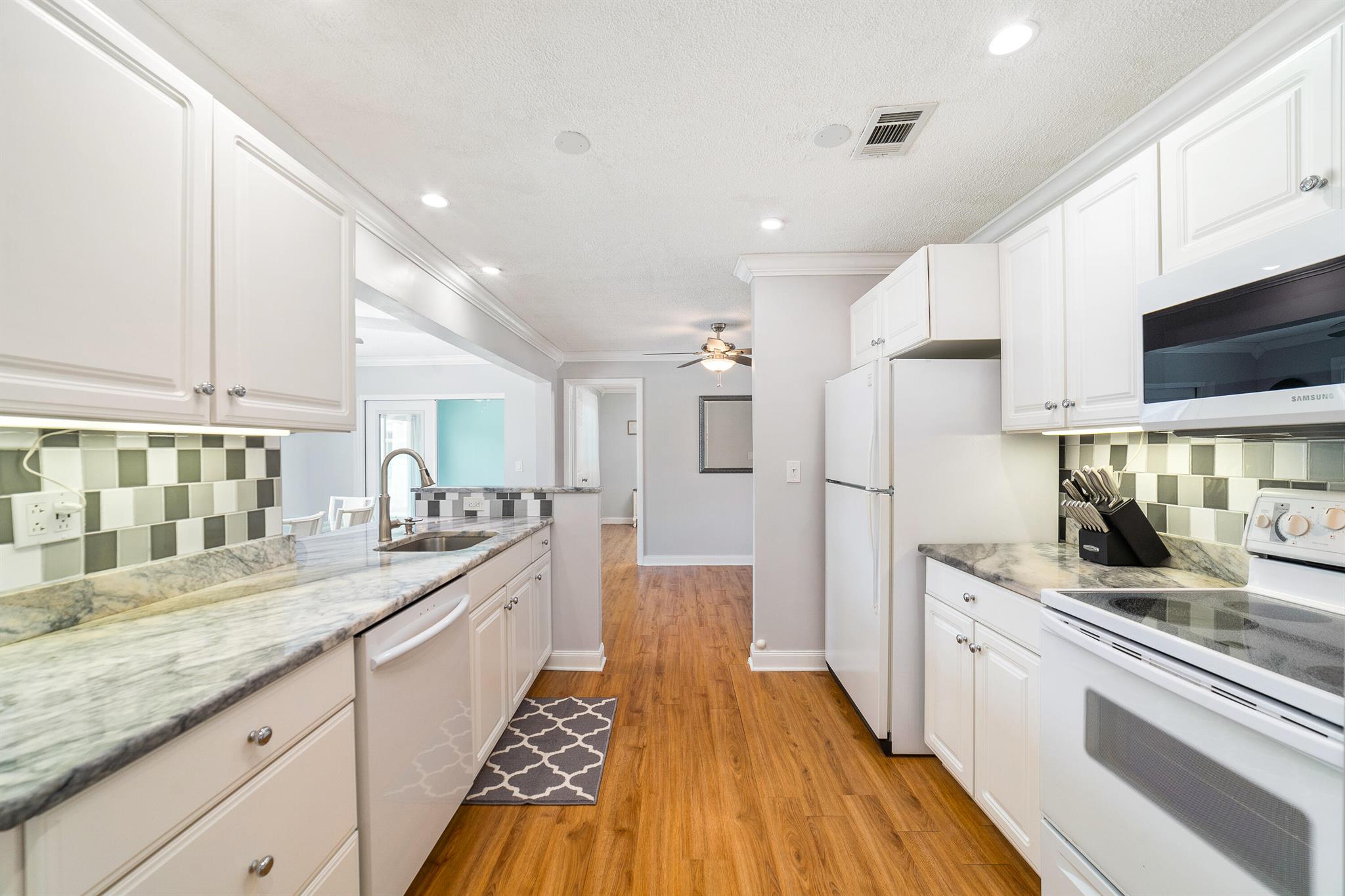 PALM BEACH LEISUREVILLE SEC 9 - Residential