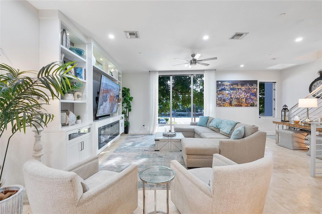 Photo of 3266 NE 15th Street, Pompano Beach, FL 33062 (MLS # F10549596)