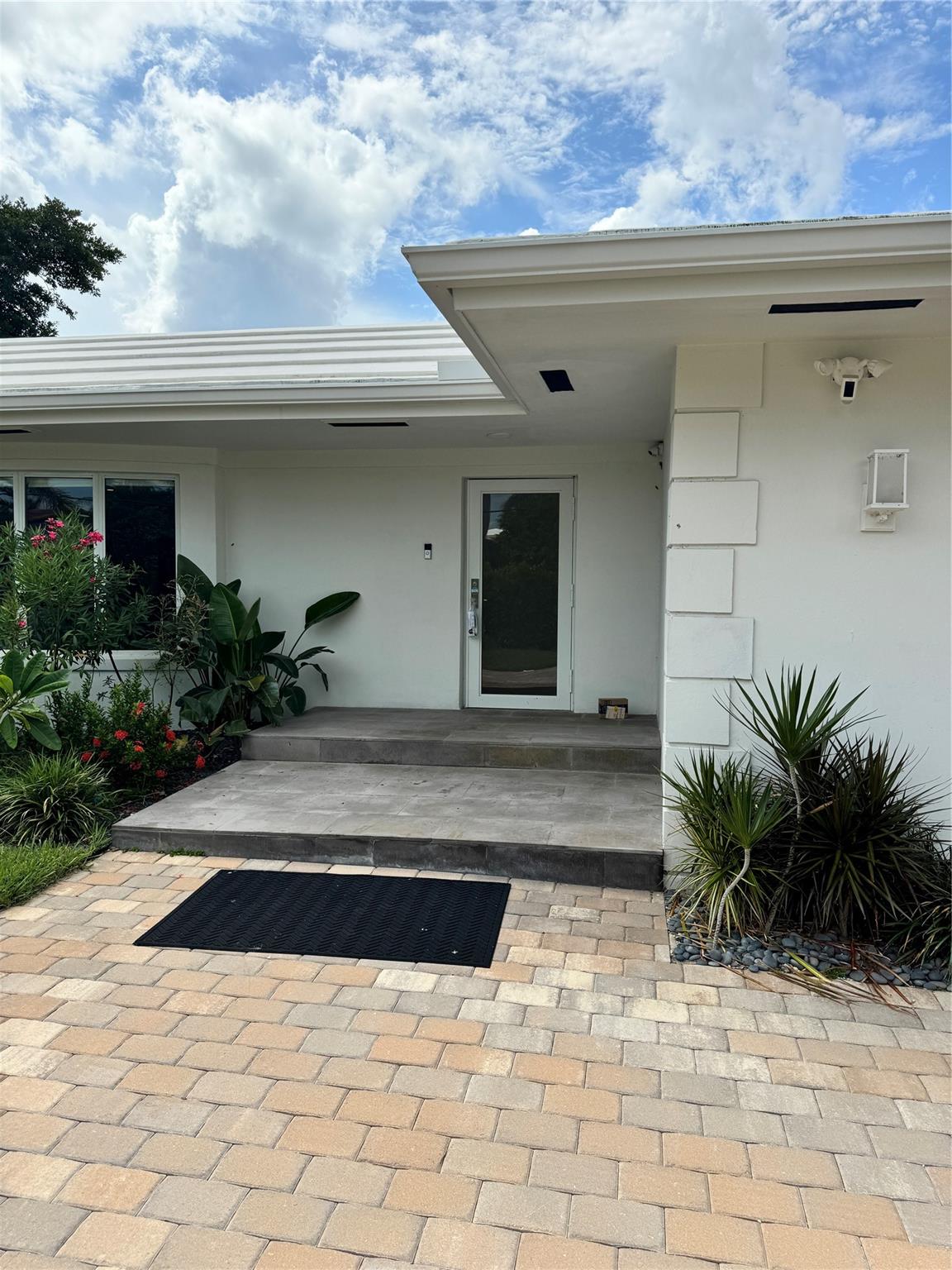 2020 Coral Reef Dr