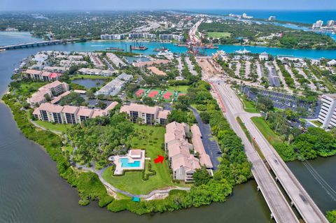 Condominium in Jupiter FL 1000 Us Highway 1 38.jpg