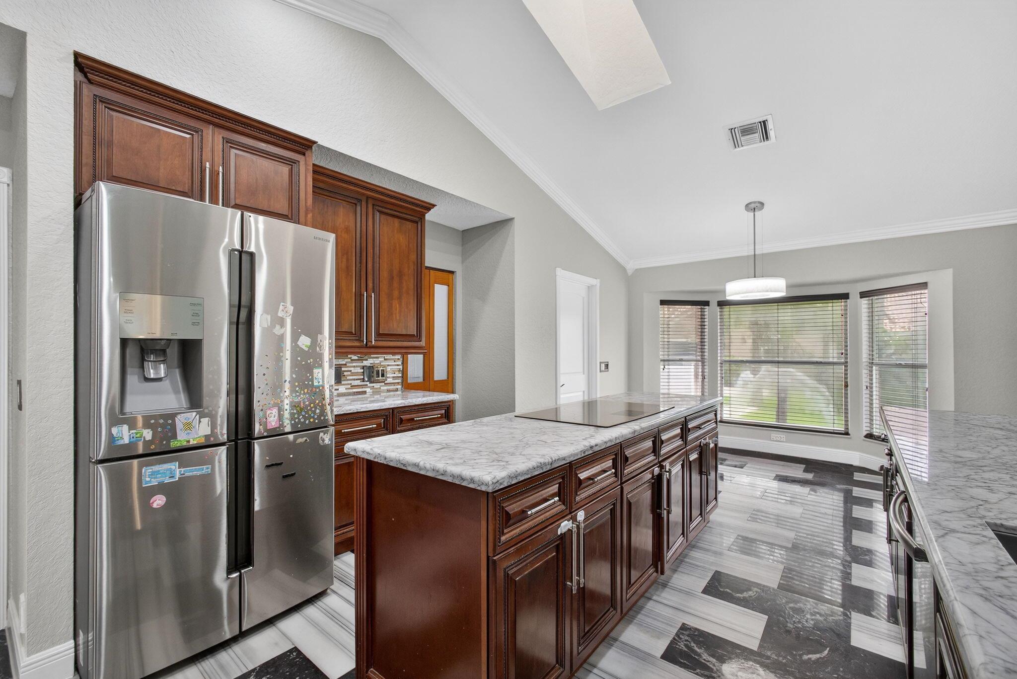 MEADOW WOOD OF THE LANDIN - Residential