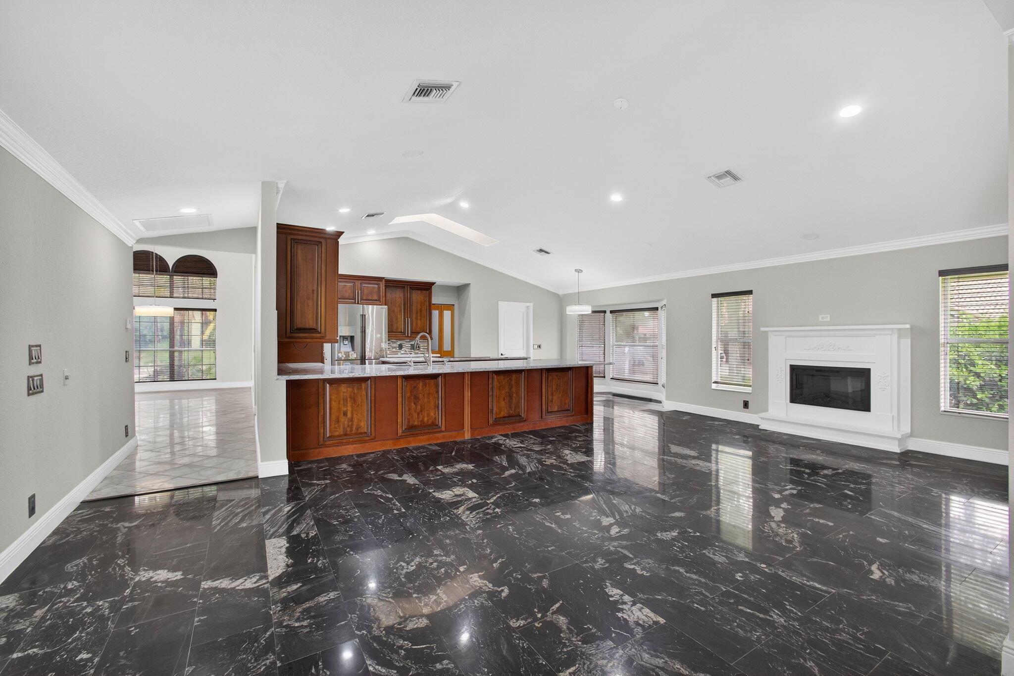 MEADOW WOOD OF THE LANDIN - Residential