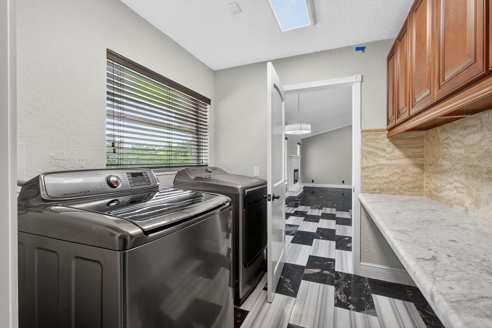 MEADOW WOOD OF THE LANDIN - Residential