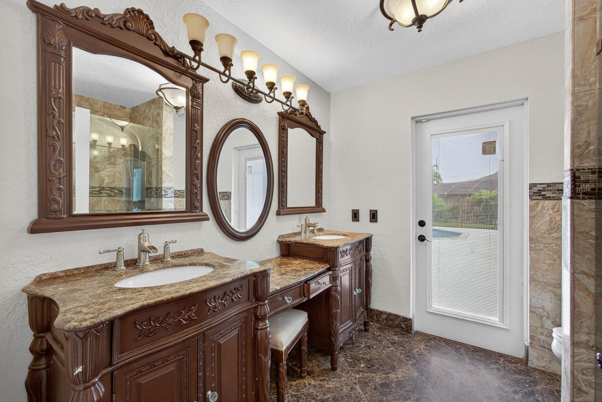 MEADOW WOOD OF THE LANDIN - Residential