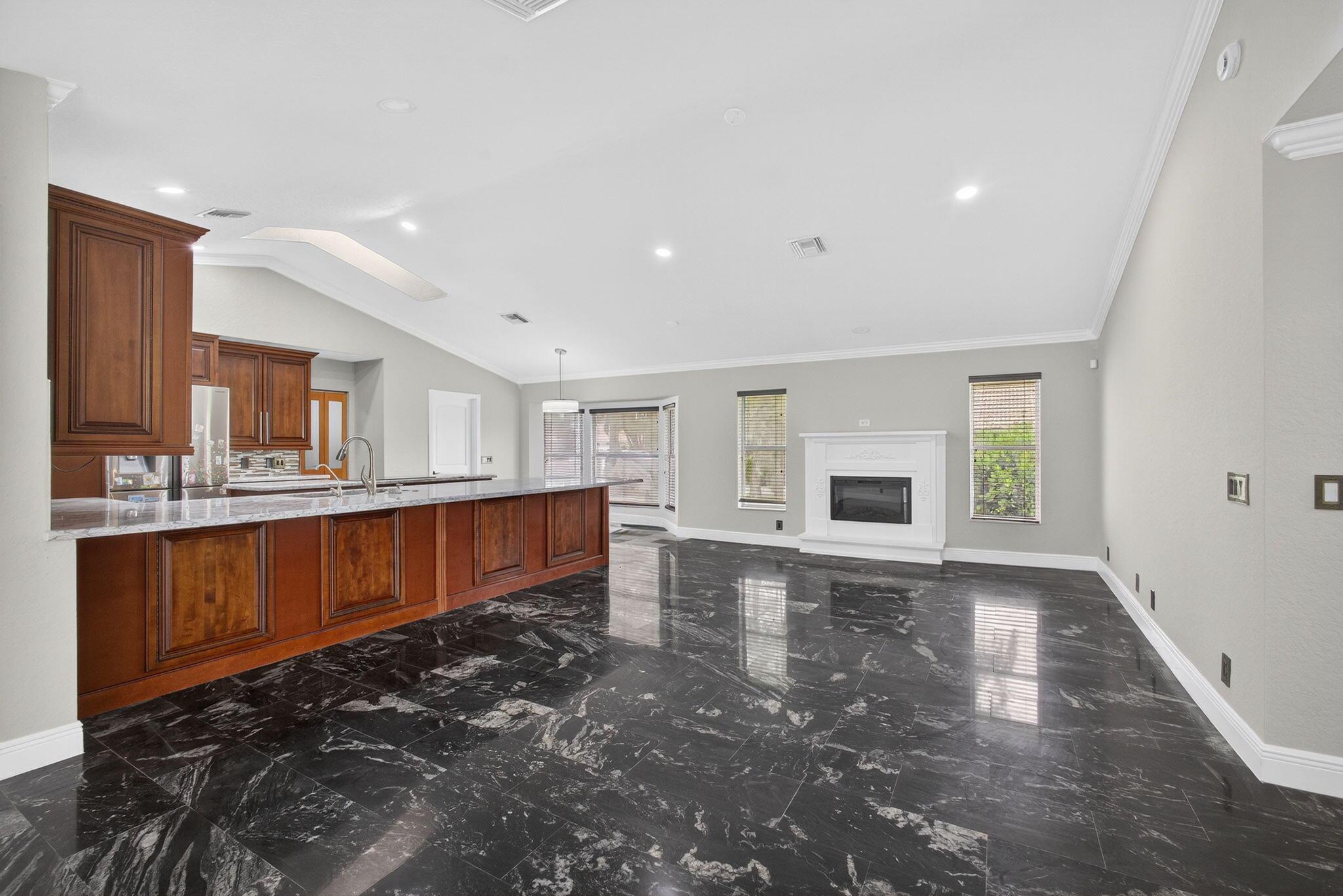 MEADOW WOOD OF THE LANDIN - Residential