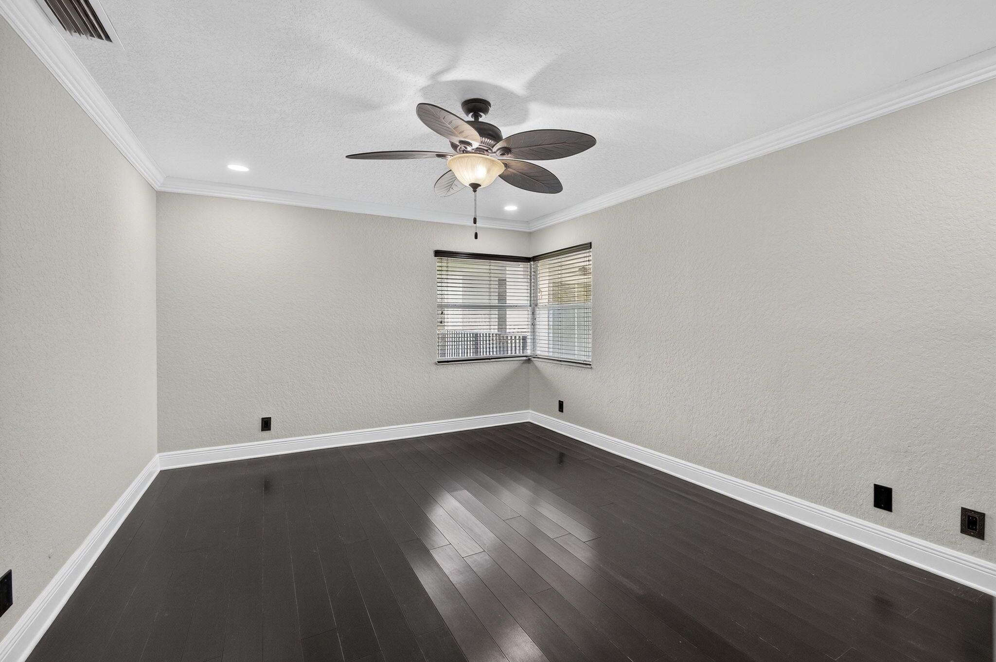 MEADOW WOOD OF THE LANDIN - Residential