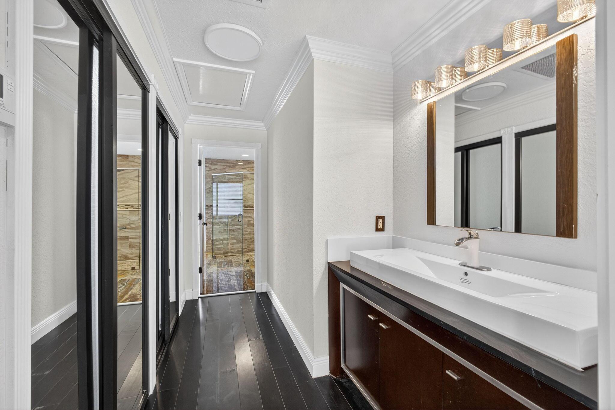 MEADOW WOOD OF THE LANDIN - Residential