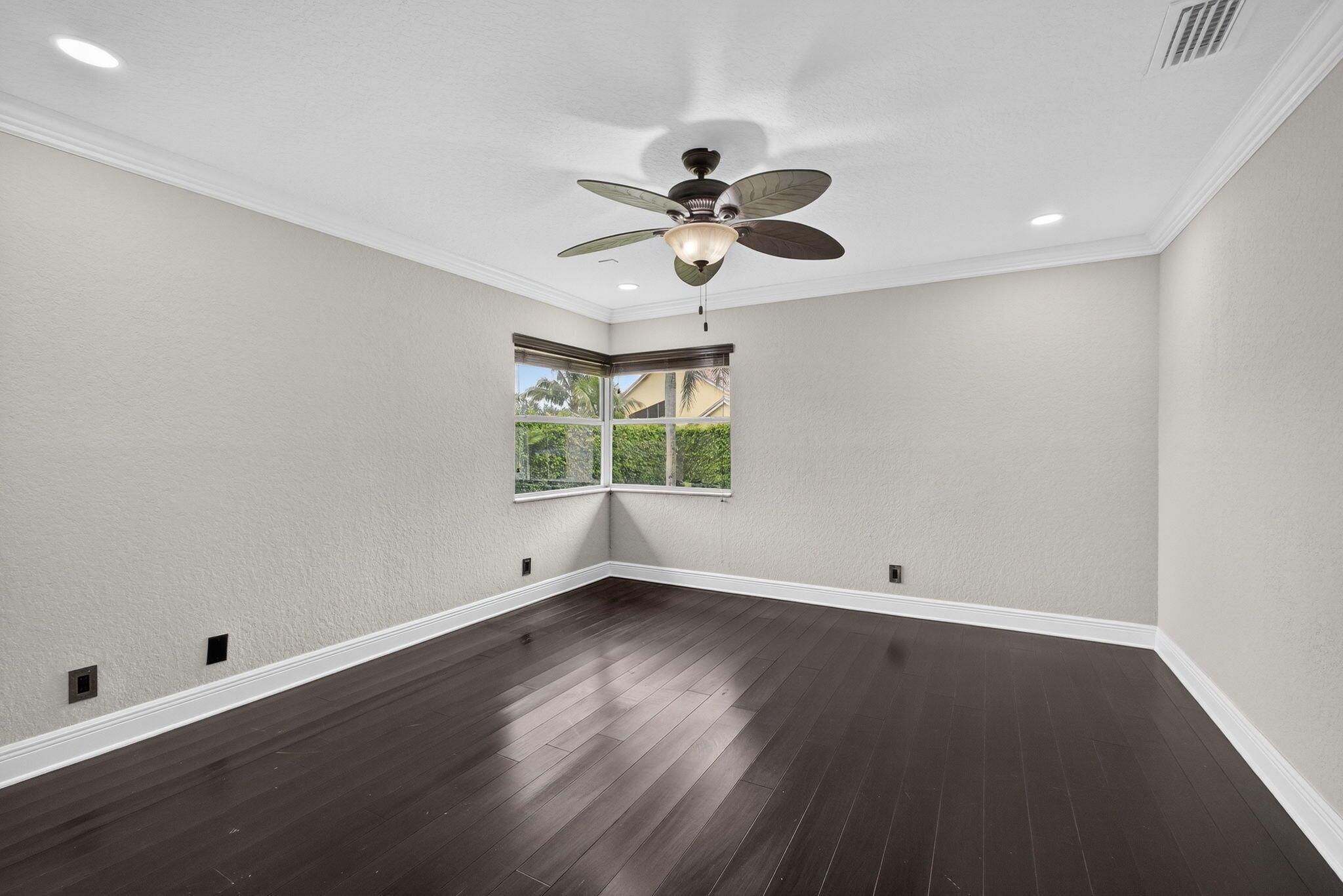 MEADOW WOOD OF THE LANDIN - Residential