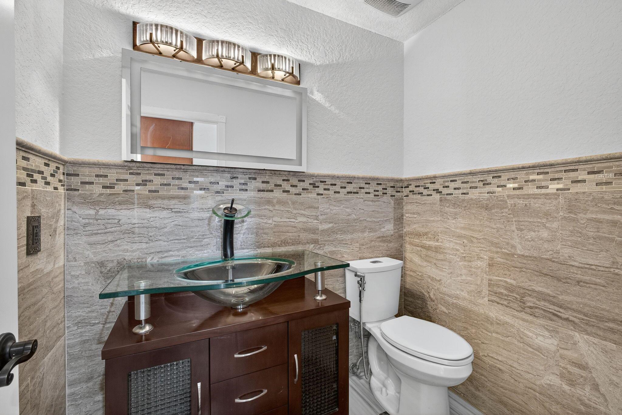 MEADOW WOOD OF THE LANDIN - Residential