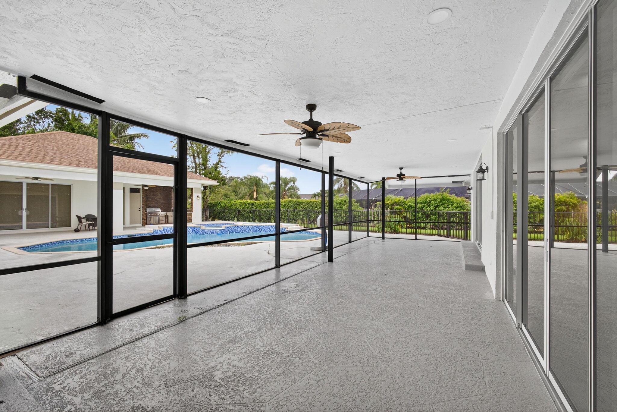 MEADOW WOOD OF THE LANDIN - Residential