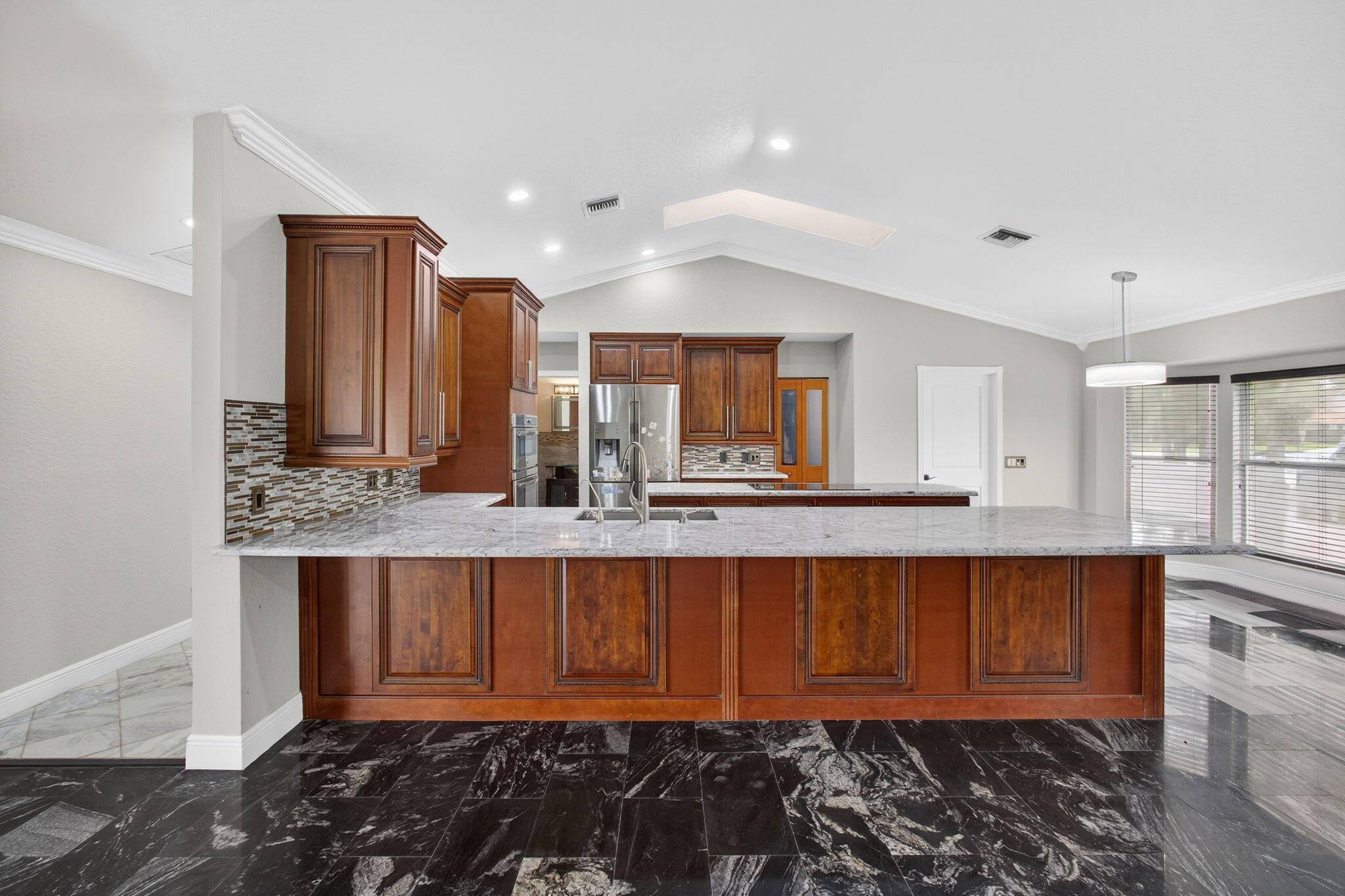 MEADOW WOOD OF THE LANDIN - Residential