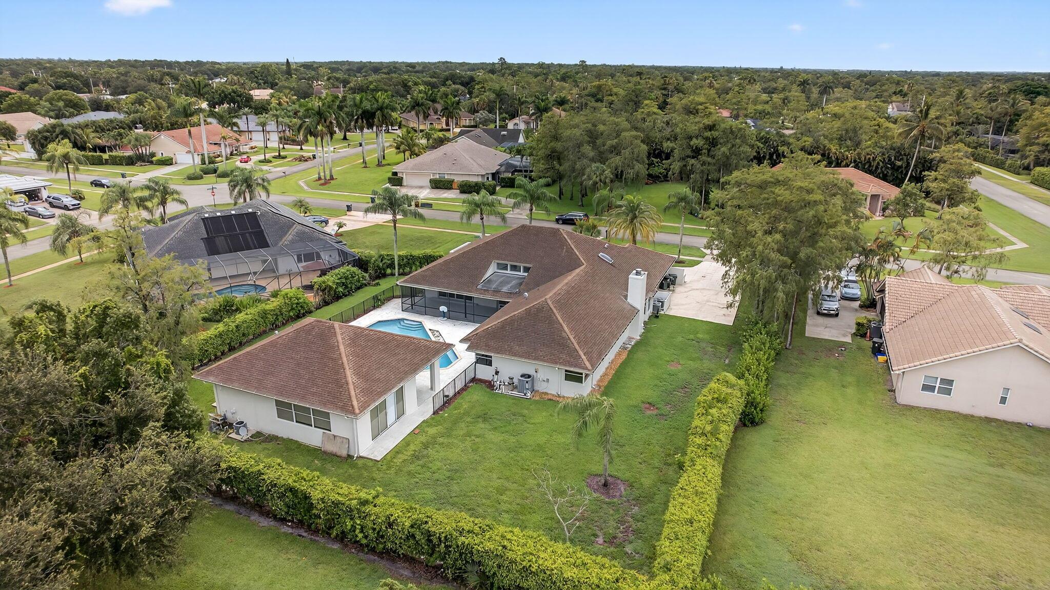 MEADOW WOOD OF THE LANDIN - Residential