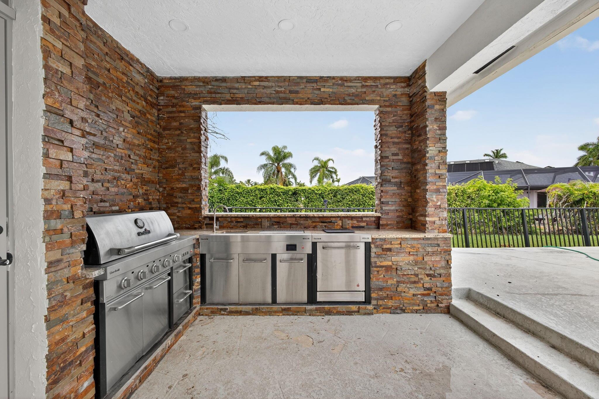 MEADOW WOOD OF THE LANDIN - Residential