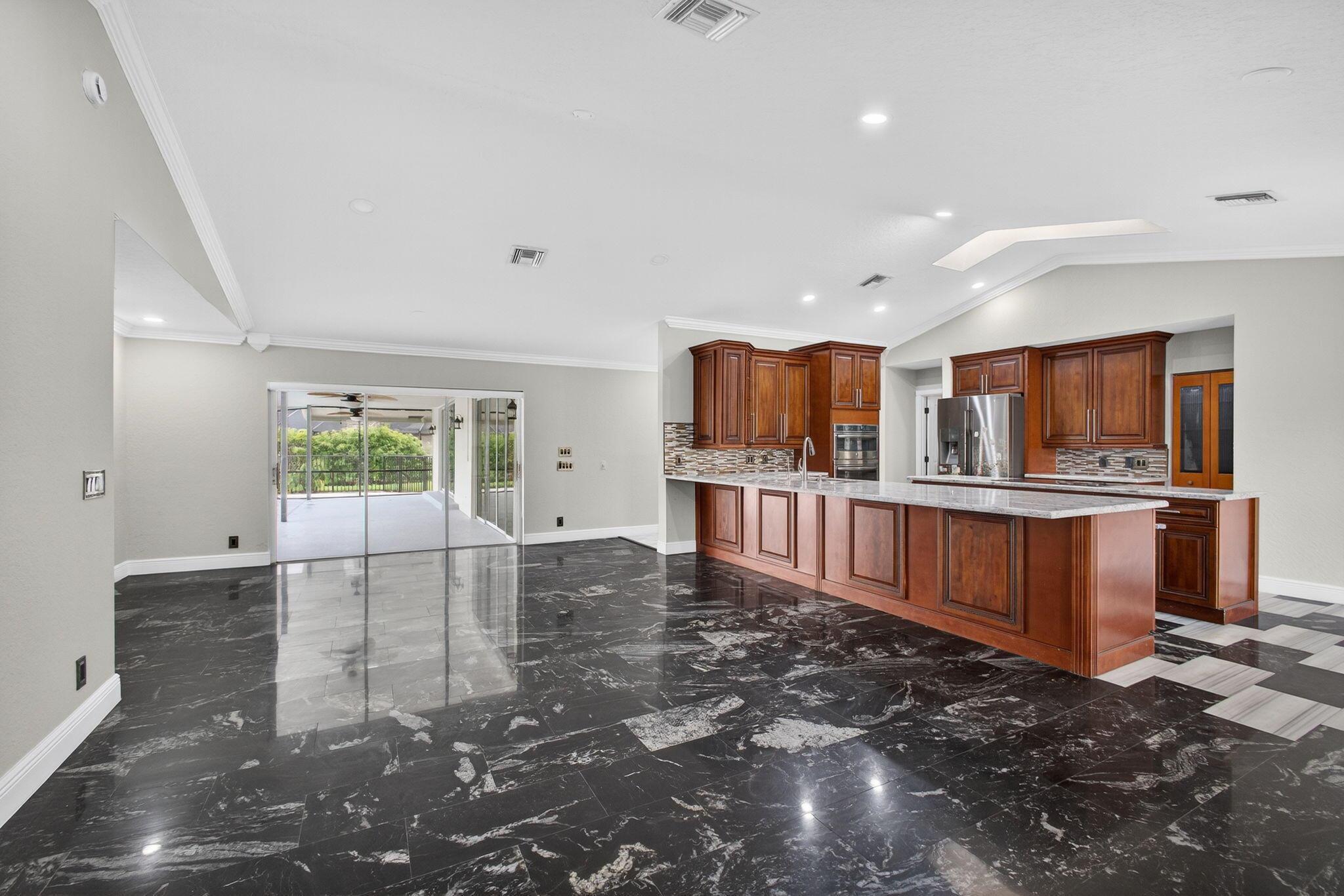 MEADOW WOOD OF THE LANDIN - Residential