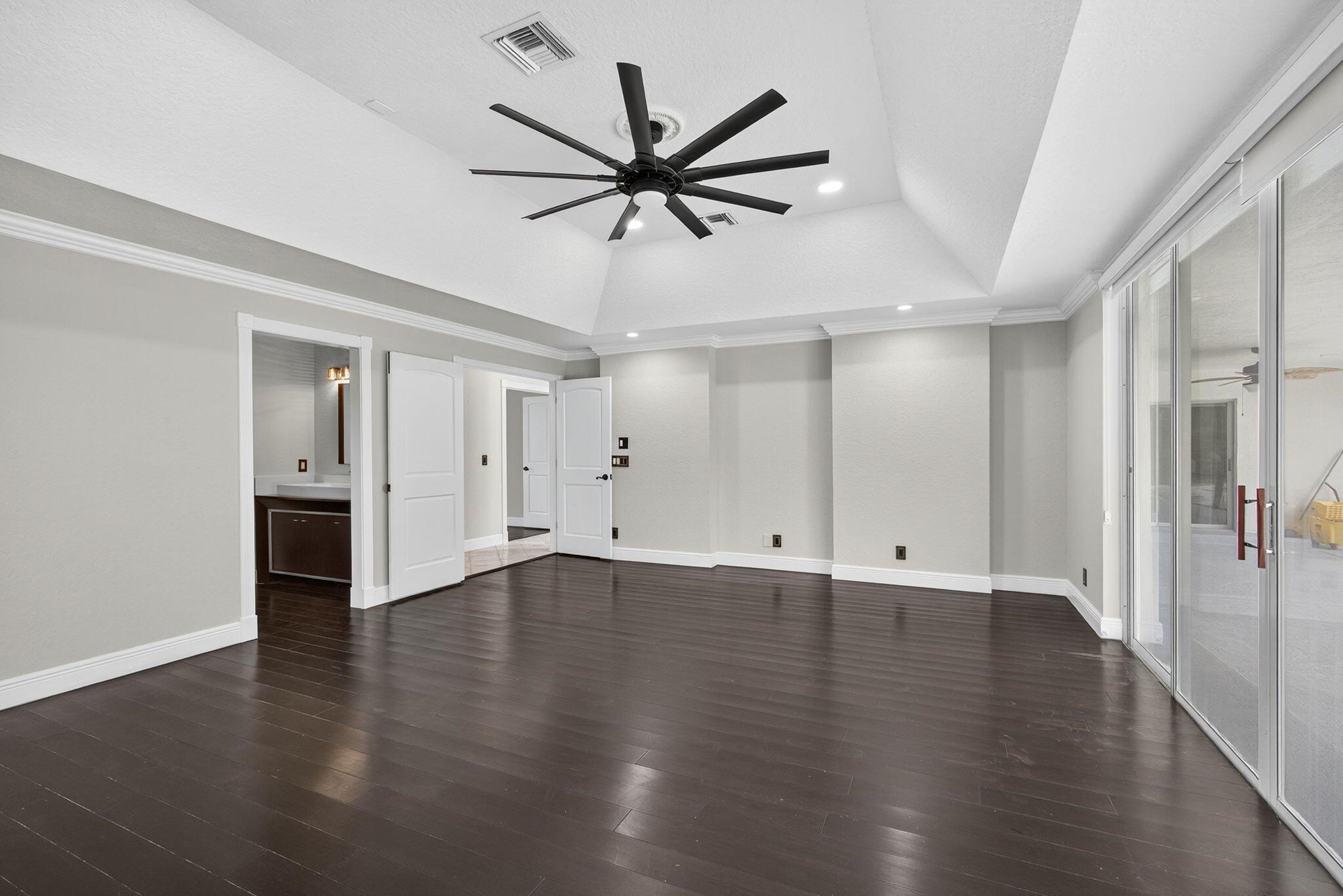 MEADOW WOOD OF THE LANDIN - Residential