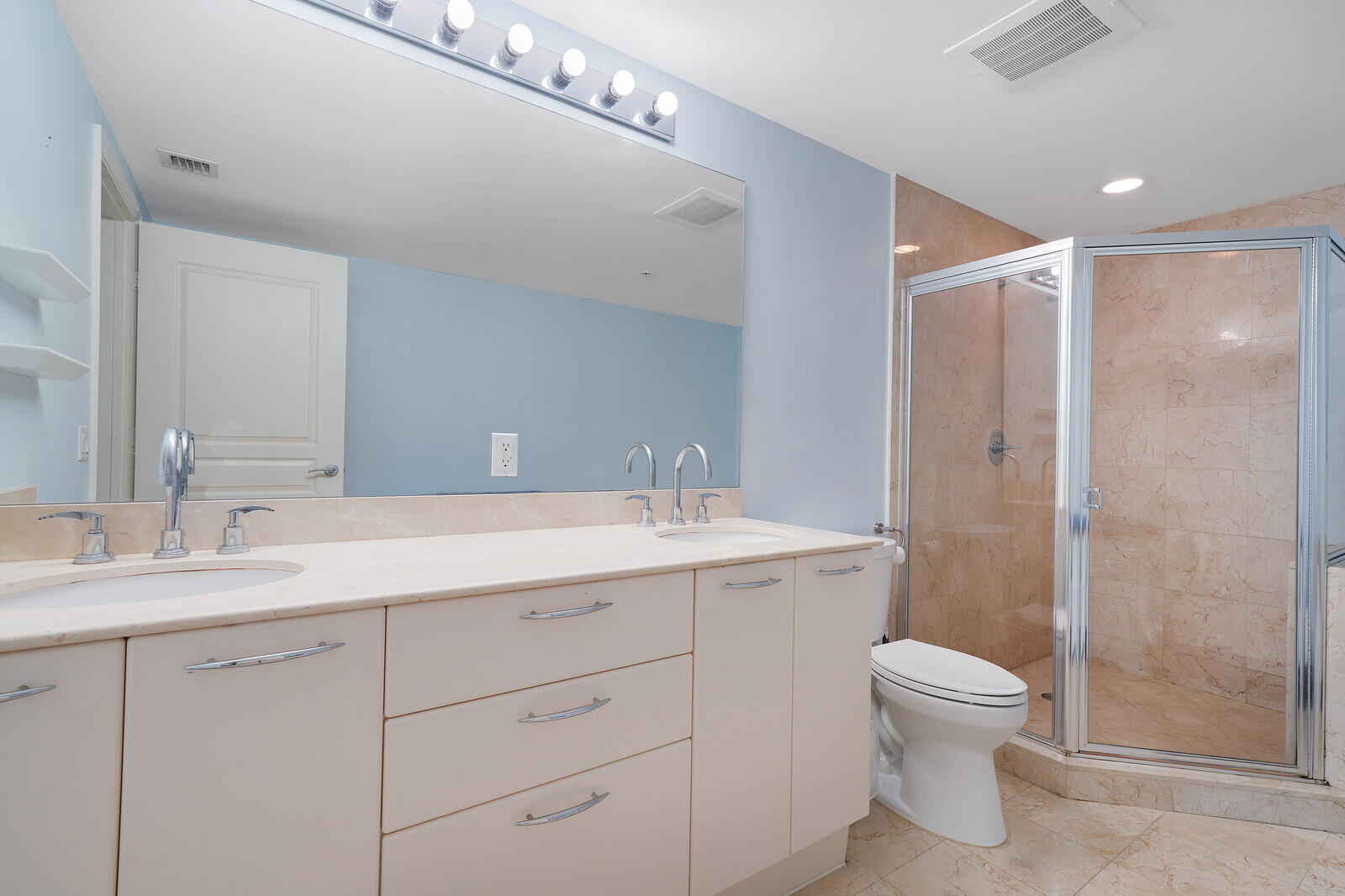 350 LAS OLAS PLACE CONDO - Residential