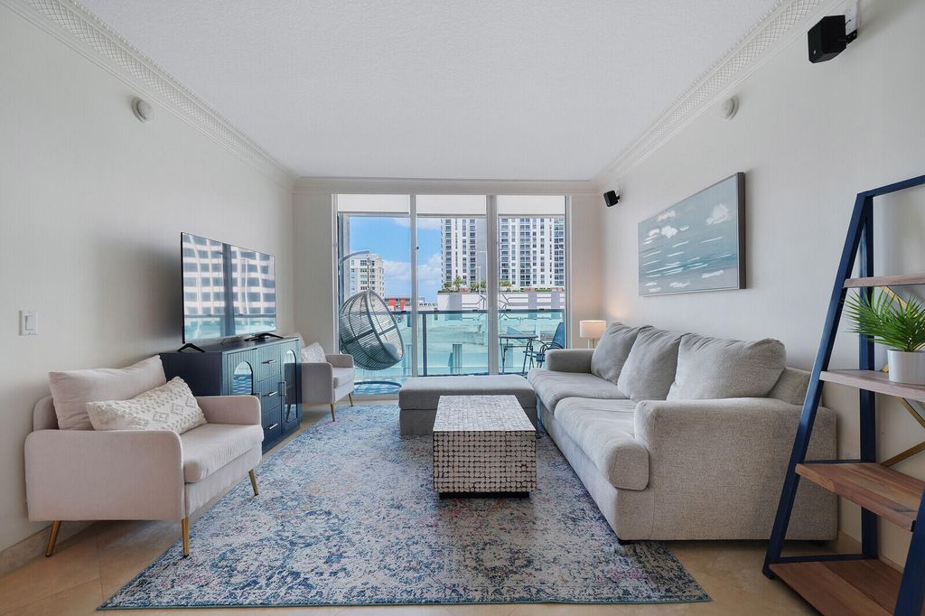 Photo of 350 SE 2nd Street, Fort Lauderdale, FL 33301 (MLS # B26019782)