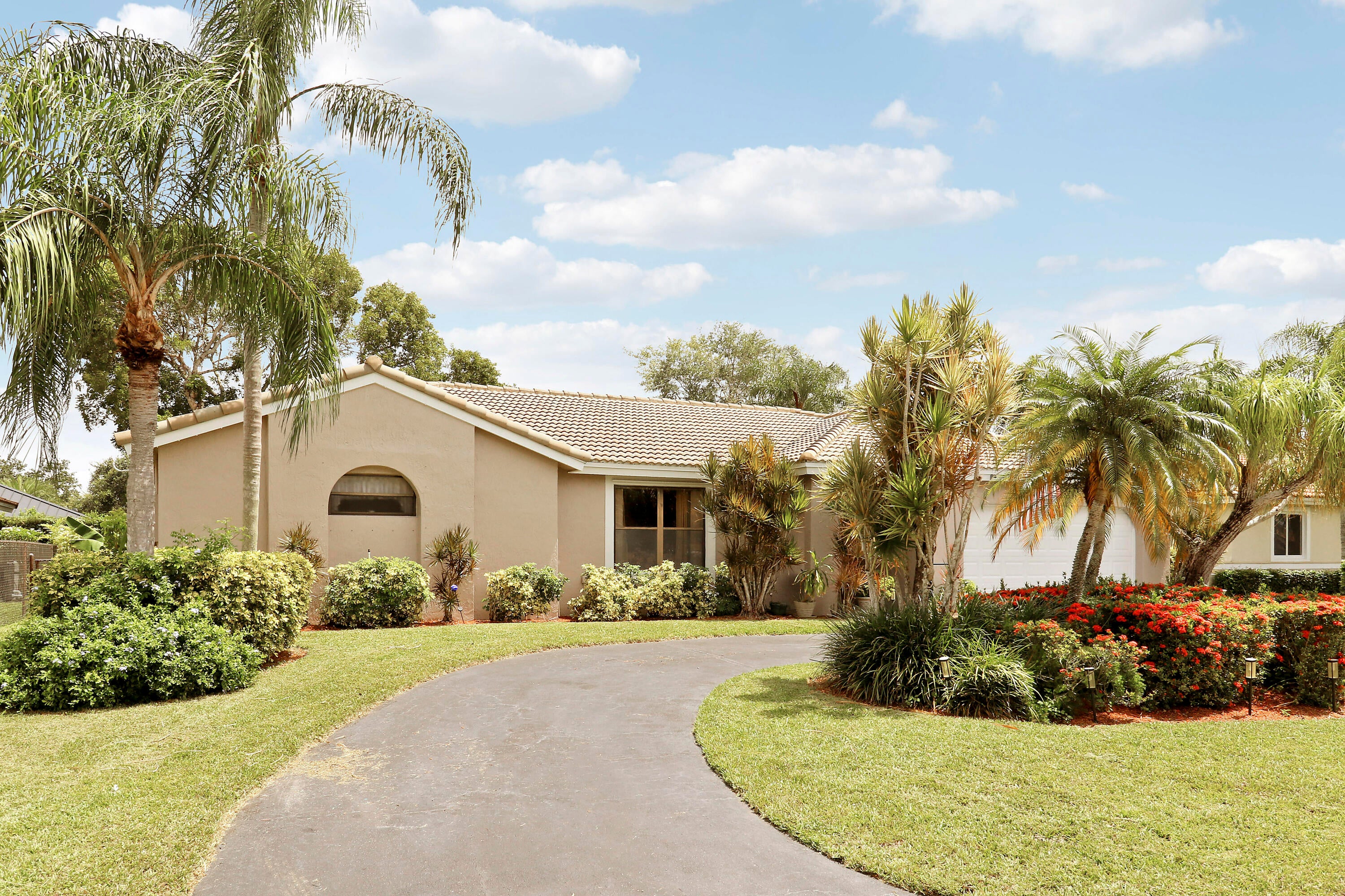 15821 Sedgewyck Circle N, Davie FL 33331