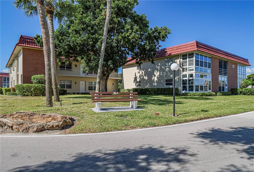VISTA ROYALE PHASE IV BLDGS 83-111 - Residential