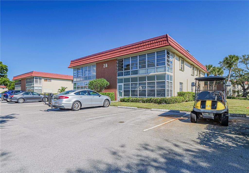 VISTA ROYALE PHASE IV BLDGS 83-111 - Residential