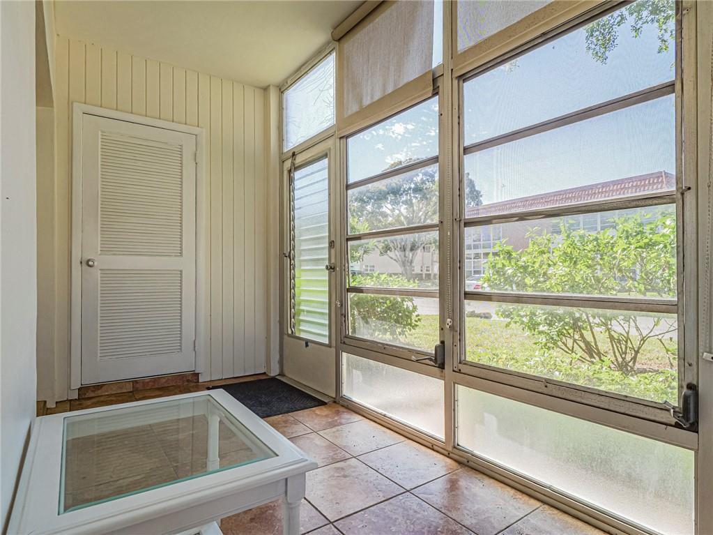 VISTA ROYALE PHASE IV BLDGS 83-111 - Residential